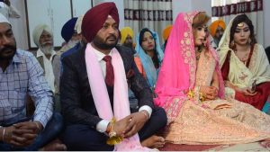 indian-men-get-married-to-pakistani-girl-mplive