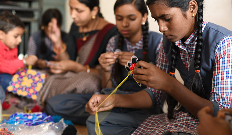 more-than-28-thousand-students-left-school-in-jhabua-mplive
