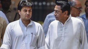 mp-congress-kamalnath-govt-crisis-mplive