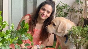 ankita-lokhande-plant-tree-for-ssr-mplive