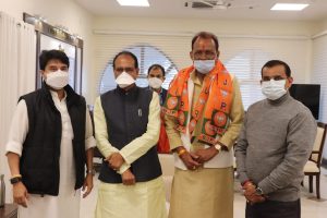 congress-mlas-joins-bjp-before-madhya-pradesh-civic-polls-mplive