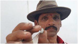 farmer-finds-rs-60-lakh-diamond-mplive