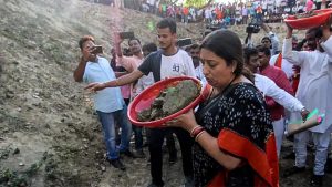 smriti-irani-to-build-house-in-amethi