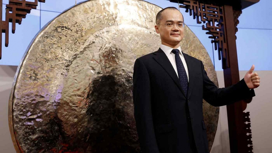 chinese-billionaire-faced-loss-of-crores-due-to-sharing-a-poem