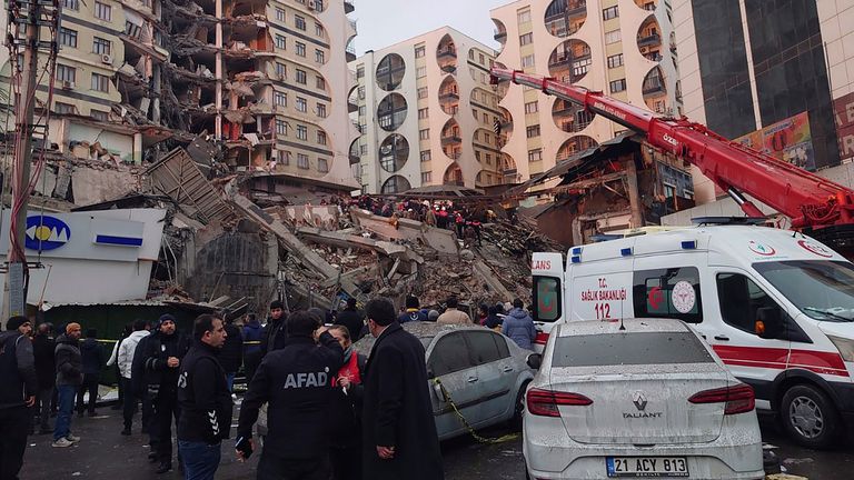 turkey-powerful-earthquake
